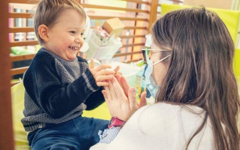 animatrice-rigole-avec-enfants-plbtalovd0vm0v1qomlvfzrtbo788a36807r616gc0